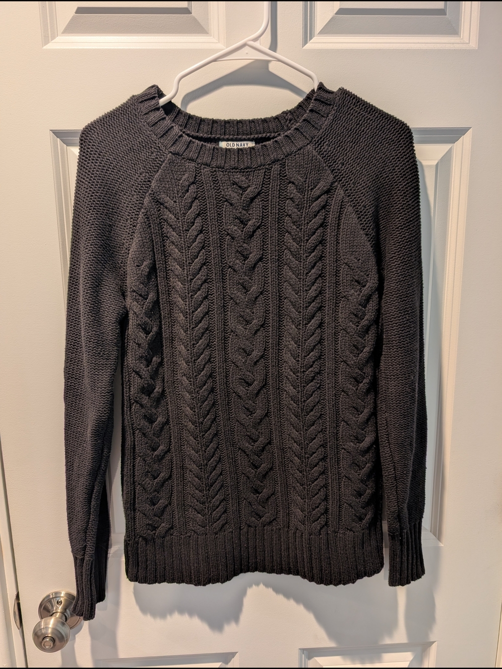 Old Navy Women's Black Cable Crew Neck Sweater